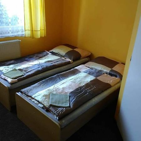 Hotel Modra Hvezda Sadska Bagian luar foto